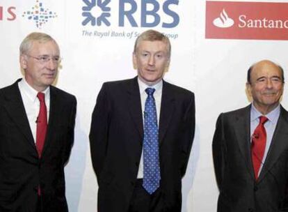 Los presidentes J-P Votron (Fortis), Royal Bak of Scotland (F. Goodwin), y Santander (E. Botín).