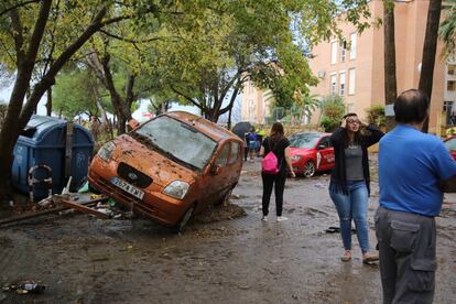 Destrozos por las intensas lluvias caídas en las últimas horas en la barriada de La Asunción de Jerez de la Frontera (Cádiz), el 18 de octubre de 2017.