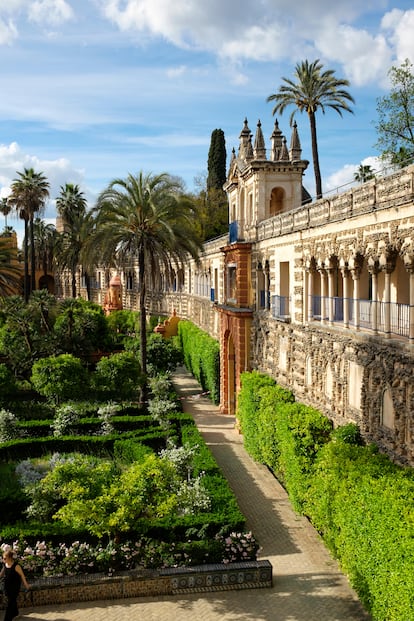 Vista de la Galería de Grutesco, en el Jardín del Estanque del Real Alcázar de Sevilla.