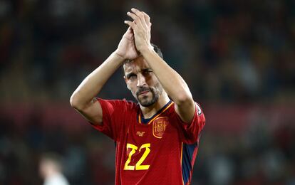 Navas celebra el triunfo de España ante Escocia en La Cartuja.