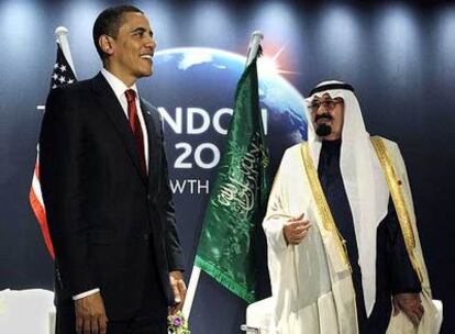 El presidente de Estados Unidos, Barack Obama, y el rey Adbalá de Arabia Saudí, durante la reunión que mantuvieron ayer en Londres.