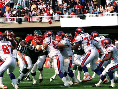 Barcelona Dragons contra el Frankfurt Galaxy, durante un partido de fútbol americano en 2002.