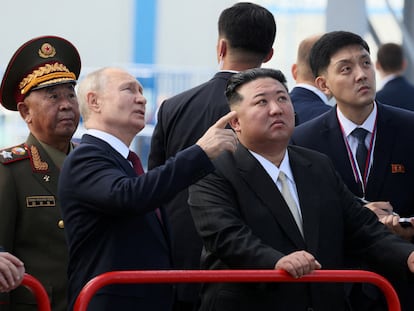 Vladímir Putin y Kim Jong-un, durante su encuentro en el cosmódromo Vostochni, en el óblast de Amur, en Siberia, el 13 de septiembre de 2023.