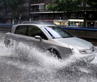 Inundaciones en la calle del conde de Casal.