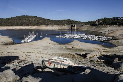 Pantano de San Juan desde Pelayos de la Presa, Madrid.