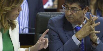 Andalusian Premier Susana Díaz with her deputy Diego Valderas at the regional parliament