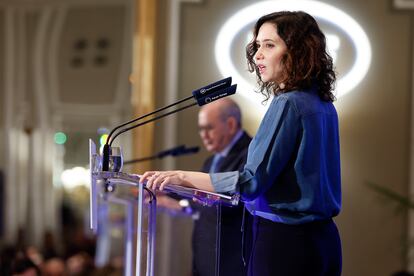 La presidenta de la Comunidad de Madrid, Isabel Díaz Ayuso, interviene en un desayuno informativo este martes en la capital.