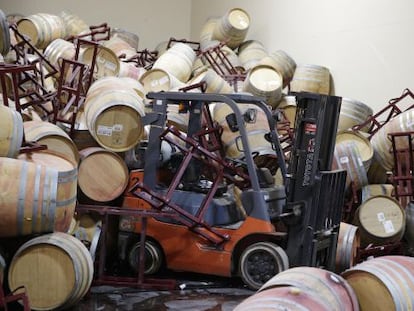 Centenas de barris de vinho foram danificados depois do terremoto.