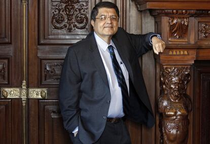 Sergio Ramírez fotografiado en Casa América en 2009.