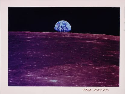 La Tierra vista desde la Luna el 1 de julio de 1969. |