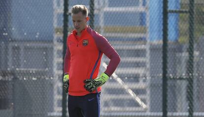 Ter Stegen, en el campo de entrenamiento del Barcelona.