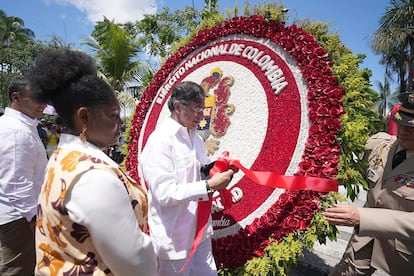 Gustavo Petro y Francia Márquez participan en un acto de conmemoración del aniversario de la Batalla de Boyacá, en Leticia (Colombia), este jueves.