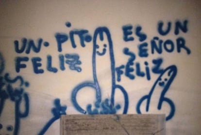 Mural de Ricardo Cavolo: "un pito es un señor feliz"