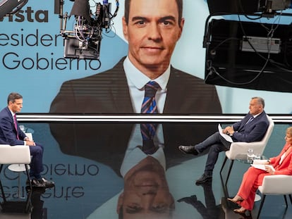 El presidente del Gobierno, Pedro Sánchez, durante la entrevista del pasado lunes en RTVE.