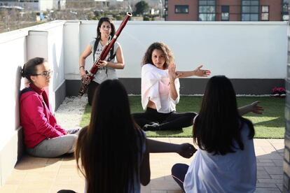 Terapia musical impartida a mujeres que han sufrido algún tipo de abuso sexual.