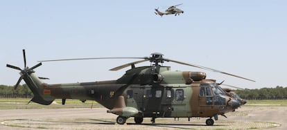 Un Cougar AS532 en la Base aérea de Almagro.