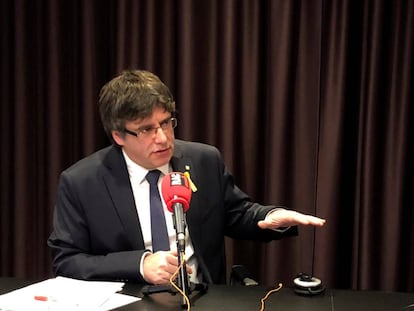 Carles Puigdemont en un momento de la entrevista al medio catalán RAC1, el pasado 2 de marzo.