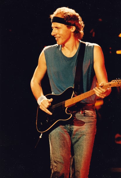 Mark Knopfler durante la gira 'Brothers In Arms' en Londres en 1985.