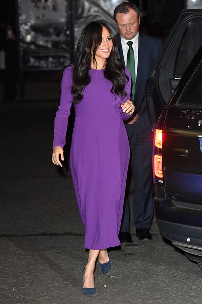 Meghan Markle con vestido de la firma Aritzia.