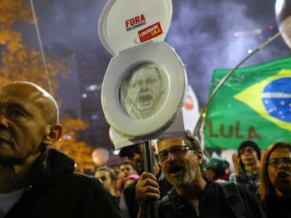Protesto por recursos para a educação e contra Bolsonaro em São Paulo, nesta terça-feira. 