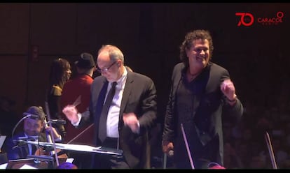 Carlos Vives en la celebración de los 70 años de Caracol Radio.