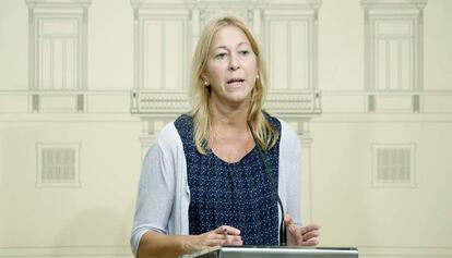 La consejera de Presidencia, Neus Munt&eacute;, en rueda de prensa.