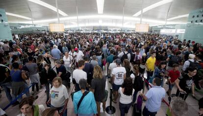 Cues a l'aeroport del Prat aquest dimecres.