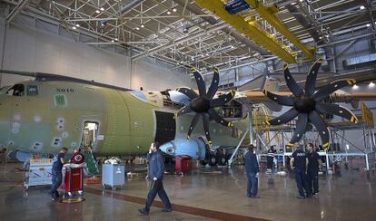 Ensamblaje del Airbus 400M en la factoría de Sevilla.