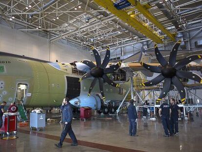 Ensamblaje del Airbus 400M en la factoría de Sevilla.