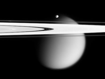 El sobrevuelo también puso a Cassini en curso hacia su último acto, conocido como Gran Final. A medida que la nave espacial pasaba por encima de Titán, la gravedad de la luna alteró la órbita de la sonda robótica para que en lugar de pasar justo fuera de los anillos principales de Saturno, Cassini comenzara una serie de 22 inmersiones entre los anillos y el planeta el 26 de abril. La misión concluirá con una inmersión en la atmósfera de Saturno el 15 de septiembre.