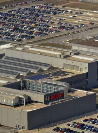 Vista aérea de la planta de Bosch Solar en Arnstadt, Alemania, hoy, 25 de marzo del 2013. Unas dos mill personas perderán su trabajo por el cierre de esta planta de su división de renovables.