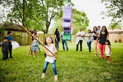 Piñatas tradiciones hispanas