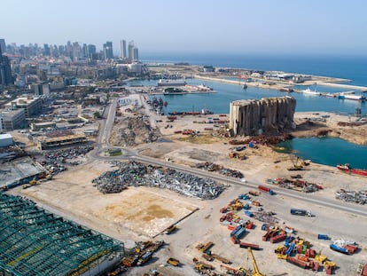 Beirut (Lebanon), 03/02/2021.- A picture taken with a drone shows the destroyed port area at the six months mark since the day of the explosion, in Beirut, Lebanon, 03 February 2021 (issued 04 February 2021). At least 200 people were killed, and more than six thousand injured in the Beirut blast that devastated the port area on 04 August. It is believed to have been caused by an estimated 2,750 tons of ammonium nitrate stored in a warehouse. (Líbano, Estados Unidos) EFE/EPA/WAEL HAMZEH EPA-EFE/WAEL HAMZEH TO BE MOVED 04 FEBRUARY 2021