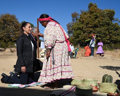 Claudia Sheinbaum sui monti Tarahumara, a Chihuahua, il 20 dicembre 2024. 