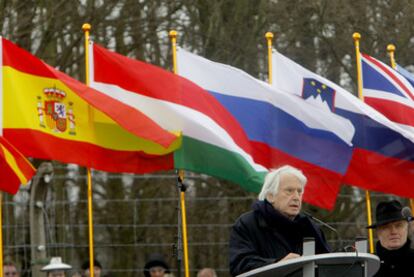 Semprún durante el acto de conmemoración del campo de Buchenwald, en abril de 2010.