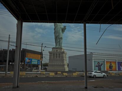 Réplica da Estátua da Liberdade em Sinop.