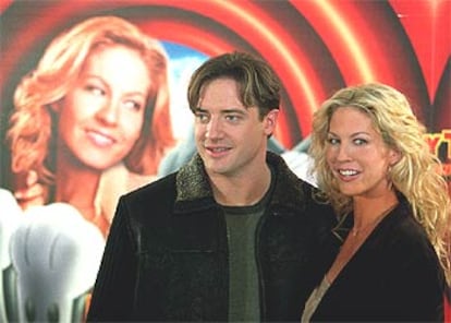 Brendan Fraser y Jenna Elfman, en la presentación el lunes en Madrid de <i>Looney Tunes de nuevo en acción</i>.