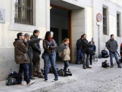 Medios de comunicación en la entrada al Tribunal Superior de Justicia de Madrid (TSJM). EFE/Archivo