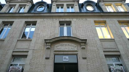 Fachada del Instituto del Radio, el sitio histórico del laboratorio de la física y química francesa Marie Curie.