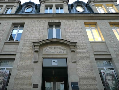 Fachada del Instituto del Radio, el sitio histórico del laboratorio de la física y química francesa Marie Curie.