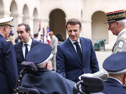 El presidente de Francia, Emmanuel Macron, durante un homenaje a los veteranos de la guerra de Argelia, el 18 de octubre en París.