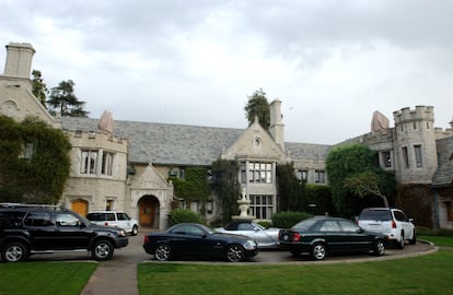 Guests arriving at the Playboy Mansion in Los Angeles in December 2003, where Hugh Hefner was celebrating 50 years of his magazine.