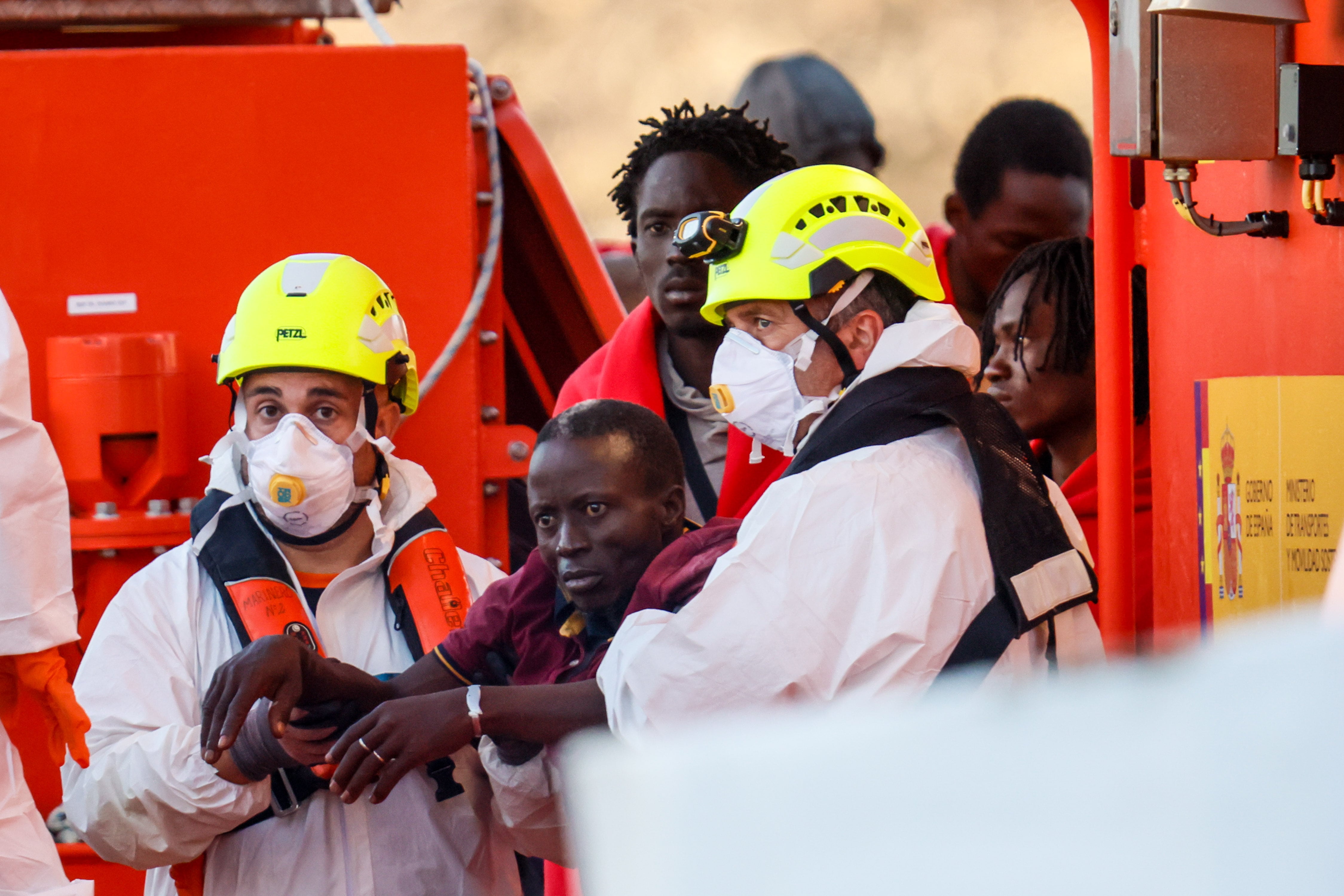 Tribunale Supremo respinge richiesta di Madrid di fermare il trasporto di minori migranti da Ceuta e Canarie