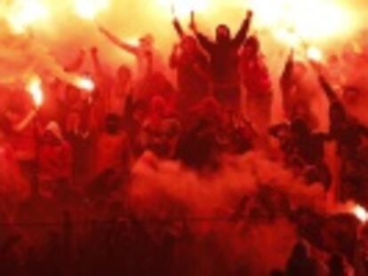 La federación turca de fútbol pospone siete días las competiciones por el ataque al autobús del Fenerbahçe