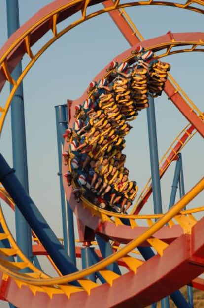 El vuelo de Superman covertido en montaña rusa en el Parque Warner (Madrid).