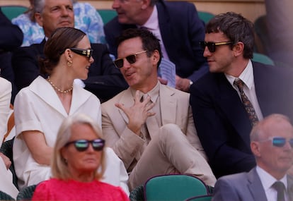Keira Knightley, Andrew Scott y Paul Mesca, en la final de Wimbledon.