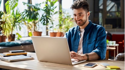 Descubre esta lista con ordenadores portátiles con precios rebajados por Black Friday.