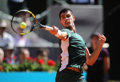 Carlos Alcaraz, durante el encuentro ante Djokovic. 