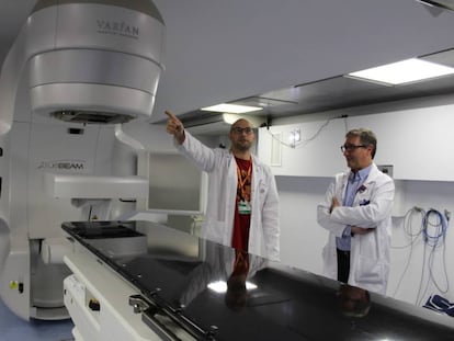 Nuevo acelerador lineal en el hospital Arnau de Vilanova de Lleida pagado por Amancio Ortega. 