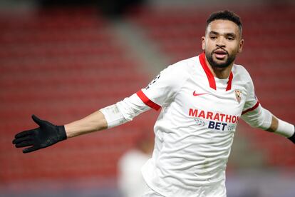 En-Nesyri celebra el 0-2 en Rennes.